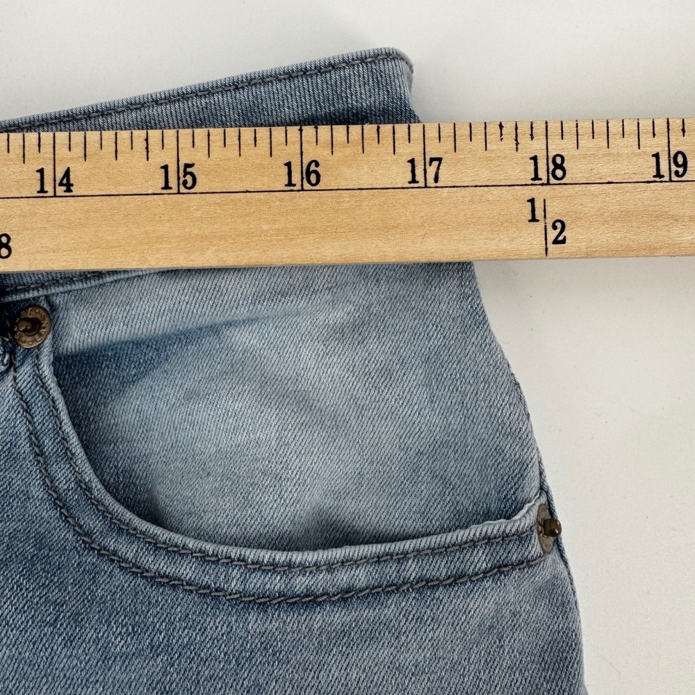 Jeans Distressed Denim Shorts Women XL Light Wash Frayed Raw Hem Ripped Casual - Picture 5 of 7